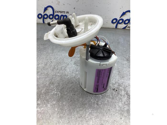 Gebruikte Benzinepomp Volkswagen Golf VIII Variant (GC5) 1.5 eTSI 16V Prijs € 50,00 Margeregeling aangeboden door Gebr Opdam B.V.