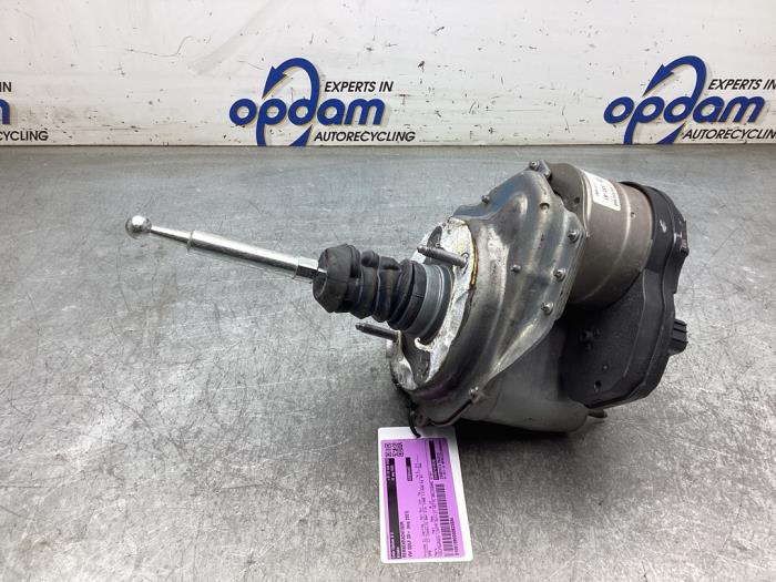 Gebruikte Rembooster Volkswagen Golf VIII Variant (GC5) 1.5 eTSI 16V Prijs € 400,00 Margeregeling aangeboden door Gebr Opdam B.V.