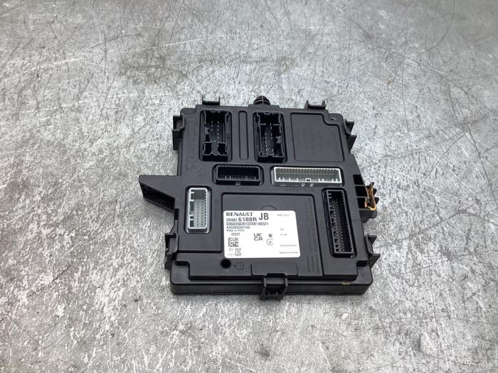 Gebruikte Bodycontrol Module Dacia Jogger 1.0 TCe 100 Bi-Fuel , ECO-G 12V Prijs € 50,00 Margeregeling aangeboden door Gebr Opdam B.V.
