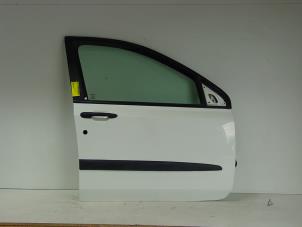 Gebruikte Portier 4Deurs rechts-voor Fiat Stilo MW (192C) 1.9 JTD 115 Prijs € 75,00 Margeregeling aangeboden door Gebr Opdam B.V.