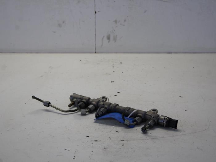 Gebruikte Brandstofverdeler Fiat Punto Grande Prijs € 34,00 Margeregeling aangeboden door Gebr Opdam B.V.