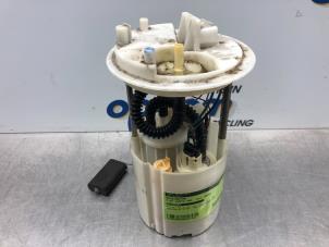 Gebruikte Benzinepomp Fiat Grande Punto (199) 1.4 Prijs € 51,00 Margeregeling aangeboden door Gebr Opdam B.V.