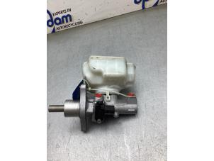 Gebruikte Hoofdremcilinder Volkswagen Caddy Combi III (2KB,2KJ) 1.6 TDI 16V Prijs € 34,00 Margeregeling aangeboden door Gebr Opdam B.V.