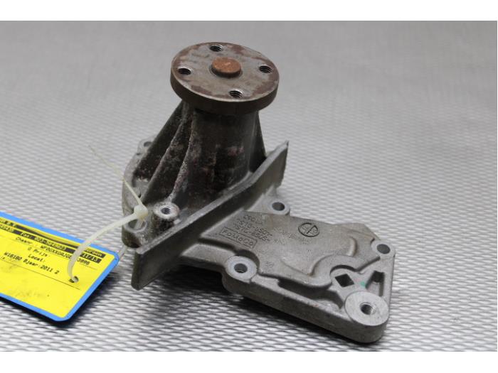 Gebruikte Waterpomp Ford Fiesta 6 (JA8) 1.25 16V Prijs op aanvraag aangeboden door Gebr Opdam B.V.