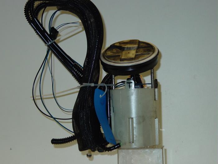 Gebruikte Tank element Pomp Mercedes E (W211) 2.2 E-220 CDI 16V Prijs op aanvraag aangeboden door Gebr Opdam B.V.