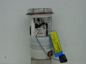 Gebruikte Benzinepomp Nissan Micra (K12) 1.2 16V Prijs € 26,00 Margeregeling aangeboden door Gebr Opdam B.V.