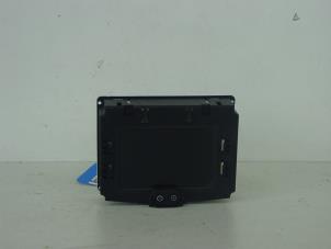 Gebruikte Display Interieur Opel Zafira (F75) 2.2 16V Prijs € 21,00 Margeregeling aangeboden door Gebr Opdam B.V.