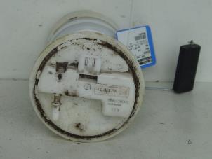 Gebruikte Benzinepomp Renault Modus/Grand Modus (JP) 1.6 16V Prijs € 26,00 Margeregeling aangeboden door Gebr Opdam B.V.