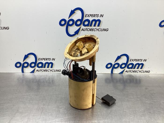 Gebruikte Tank element Pomp BMW 3 serie (E90) 320d 16V Prijs € 60,00 Margeregeling aangeboden door Gebr Opdam B.V.