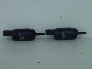 Gebruikte Ruitensproeierpomp voor Volkswagen Crafter 2.5 TDI 30/35/50 Prijs € 13,00 Margeregeling aangeboden door Gebr Opdam B.V.