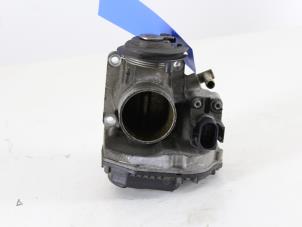 Gebruikte Gasklephuis Volkswagen Polo III (6N1) 1.4i 60 Prijs € 42,00 Margeregeling aangeboden door Gebr Opdam B.V.