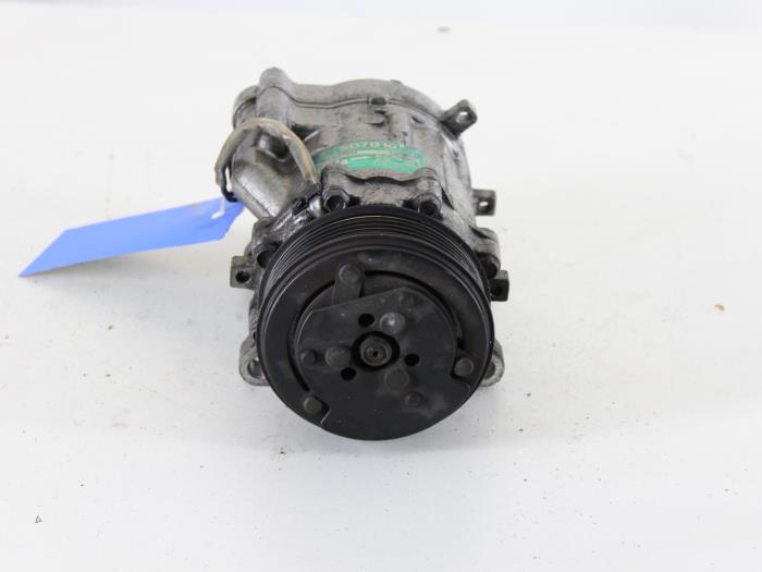 Gebruikte Pomp Airco Volkswagen Polo III (6N1) 1.4i 60 Prijs € 30,00 Margeregeling aangeboden door Gebr Opdam B.V.