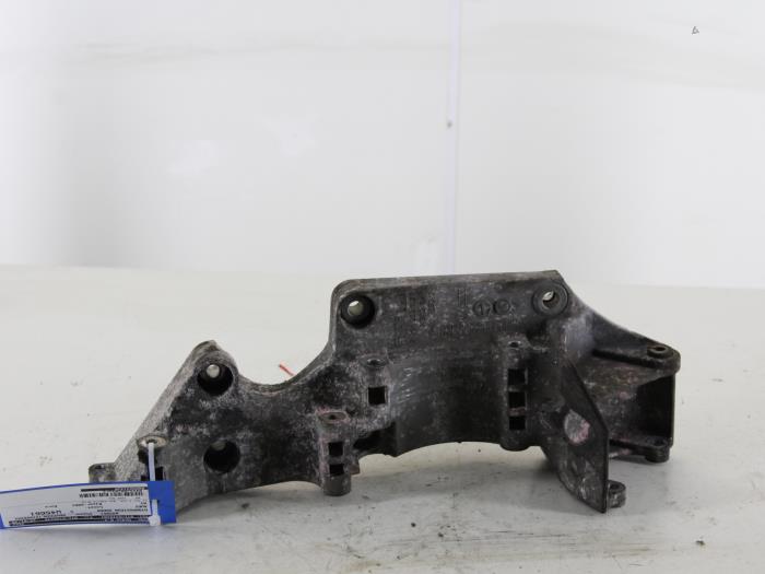Gebruikte Dynamosteun onder Audi A3 (8L1) 1.6 Prijs op aanvraag aangeboden door Gebr Opdam B.V.
