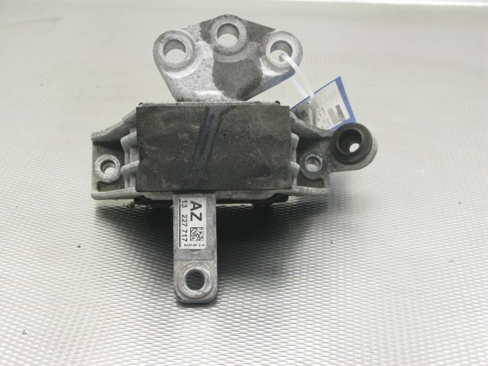 Gebruikte Motorsteun Opel Insignia 2.0 CDTI 16V 130 Ecotec Prijs op aanvraag aangeboden door Gebr Opdam B.V.