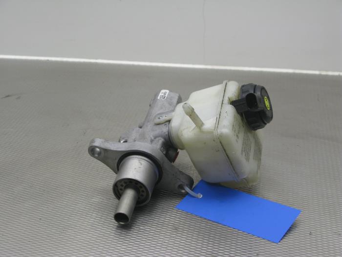 Gebruikte Hoofdremcilinder Volkswagen Caddy III (2KA,2KH,2CA,2CH) 2.0 Ecofuel Prijs op aanvraag aangeboden door Gebr Opdam B.V.