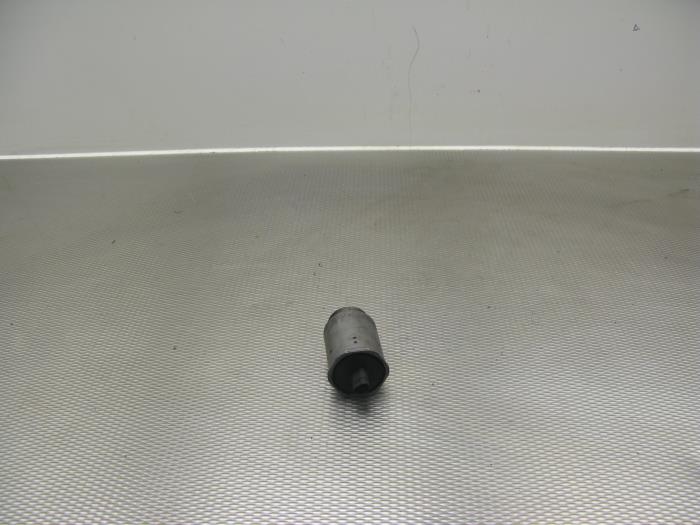 Oliedruk Schakelaar van een Mercedes-Benz E (W212) E-250 CDI 16V BlueEfficiency 2009