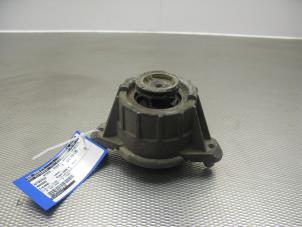 Gebruikte Motorrubber Mercedes C (W204) 6.2 C-63 AMG V8 32V Prijs € 26,00 Margeregeling aangeboden door Gebr Opdam B.V.