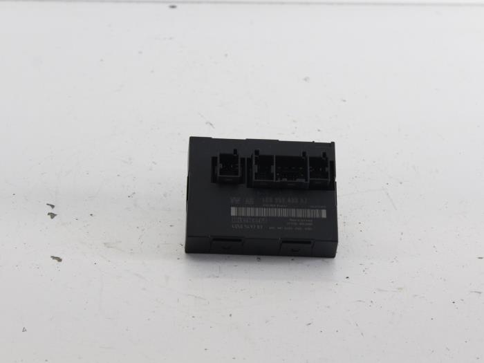 Gebruikte Computer Body Control Volkswagen Golf V (1K1) 2.0 SDI Prijs op aanvraag aangeboden door Gebr Opdam B.V.