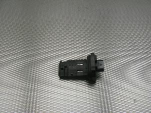 Gebruikte Luchthoeveelheidsmeter BMW 3 serie Gran Turismo (F34) 320i 2.0 16V Prijs op aanvraag aangeboden door Gebr Opdam B.V.