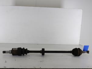 Gebruikte Aandrijfas rechts-voor Chrysler PT Cruiser 2.0 16V Prijs € 64,00 Margeregeling aangeboden door Gebr Opdam B.V.