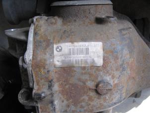 Gebruikte Cardanklok achter BMW X3 (E83) 3.0sd 24V Prijs € 300,00 Margeregeling aangeboden door Gebr Opdam B.V.