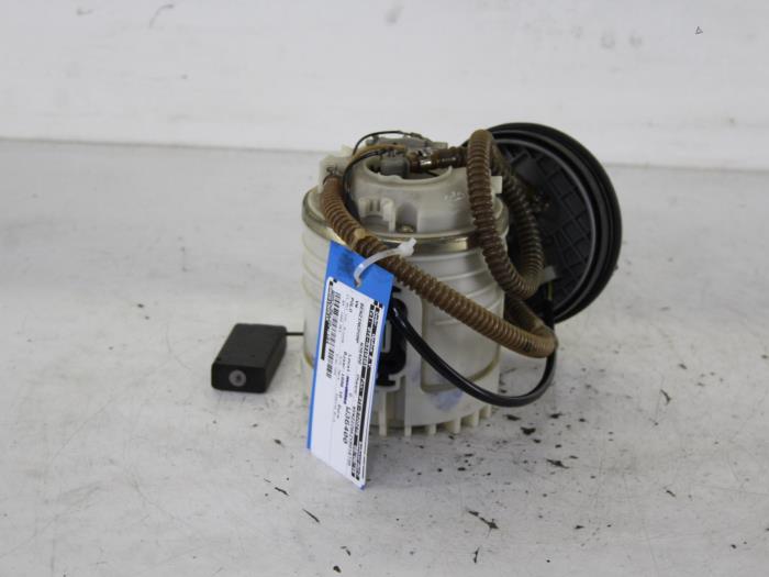 Gebruikte Benzinepomp Volkswagen Polo III Classic (6KV2) 1.4i 60 Prijs € 24,00 Margeregeling aangeboden door Gebr Opdam B.V.