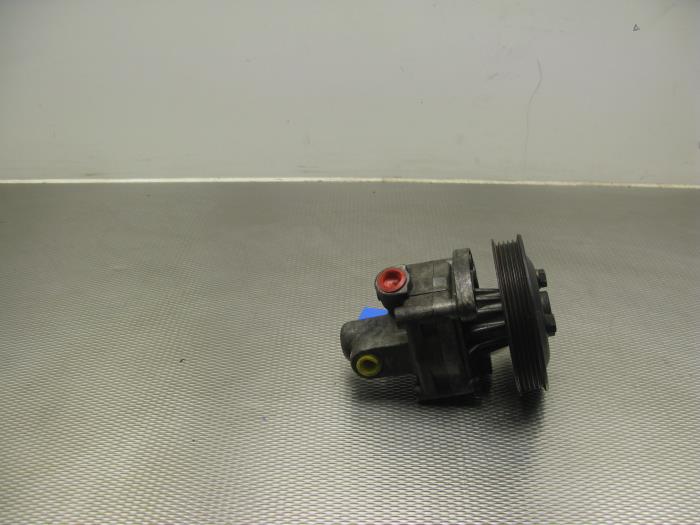 Gebruikte Servopomp BMW 3 serie Compact (E36/5) 318 tds Prijs op aanvraag aangeboden door Gebr Opdam B.V.