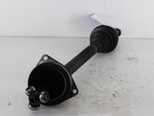 Gebruikte Aandrijfas links-voor Renault Scénic I (JA) 1.8 16V Prijs € 26,00 Margeregeling aangeboden door Gebr Opdam B.V.