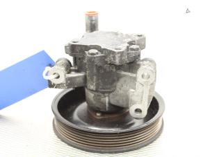 Gebruikte Pomp Servo Mercedes Vito (638.0) 2.2 CDI 112 16V Prijs € 60,00 Margeregeling aangeboden door Gebr Opdam B.V.