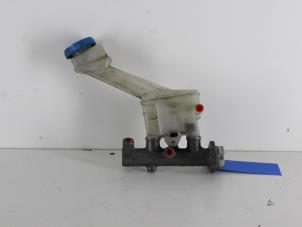 Gebruikte Hoofdremcilinder Nissan Primera Wagon (W12) 2.0 16V Prijs € 20,00 Margeregeling aangeboden door Gebr Opdam B.V.