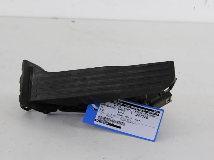 Gebruikte Gaspedaalpositie Sensor Volkswagen Golf V (1K1) 1.6 FSI 16V Prijs € 42,00 Margeregeling aangeboden door Gebr Opdam B.V.
