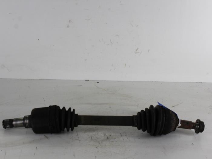 Gebruikte Aandrijfas links-voor Ford Focus 1 1.8 TDdi Prijs € 21,00 Margeregeling aangeboden door Gebr Opdam B.V.