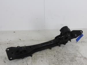 Gebruikte Motorbalk Nissan Primera (P12) 2.0 16V Prijs op aanvraag aangeboden door Gebr Opdam B.V.