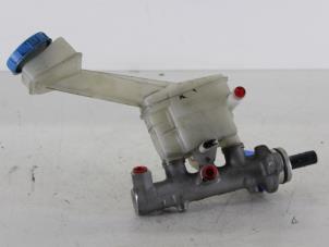 Gebruikte Hoofdremcilinder Nissan Primera (P12) 2.0 16V Prijs € 20,00 Margeregeling aangeboden door Gebr Opdam B.V.