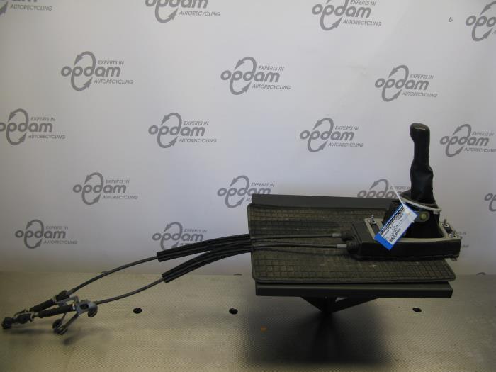 Gebruikte Schakelkabel Versnellingsbak Volkswagen Fox (5Z) 1.2 Prijs op aanvraag aangeboden door Gebr Opdam B.V.