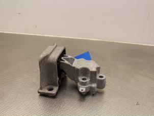 Gebruikte Motorsteun Renault Twingo II (CN) 1.2 16V Prijs op aanvraag aangeboden door Gebr Opdam B.V.