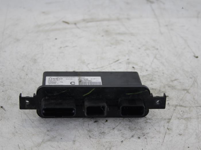 Gebruikte Module (diversen) Renault Modus/Grand Modus (JP) 1.6 16V Prijs € 51,00 Margeregeling aangeboden door Gebr Opdam B.V.