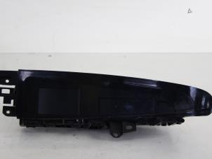 Gebruikte Display Interieur Mazda 3 Sport (BL14/BLA4/BLB4) 1.6i MZR 16V Prijs op aanvraag aangeboden door Gebr Opdam B.V.