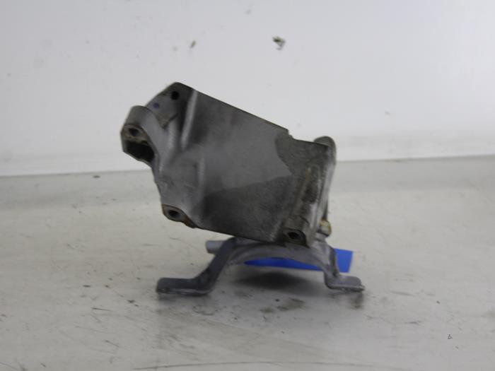 Gebruikte Motorrubber Volvo V70 (BW) 2.5 T 20V Prijs € 64,00 Margeregeling aangeboden door Gebr Opdam B.V.