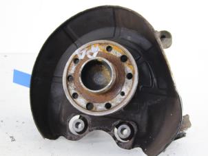 Gebruikte Fusee rechts-achter Saab 9-3 II Sport Sedan (YS3F) 1.8t 16V Prijs € 26,00 Margeregeling aangeboden door Gebr Opdam B.V.