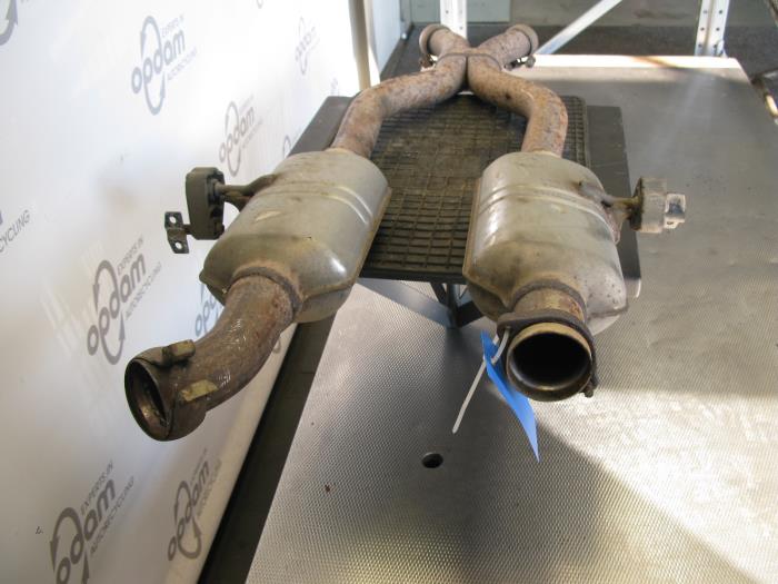 Uitlaat Middendemper van een Mercedes-Benz ML II (164/4JG) 3.5 350 4-Matic V6 24V 2008