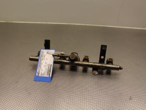 Gebruikte Injector brug Mini Mini Cooper S (R53) 1.6 16V Prijs € 80,00 Margeregeling aangeboden door Gebr Opdam B.V.
