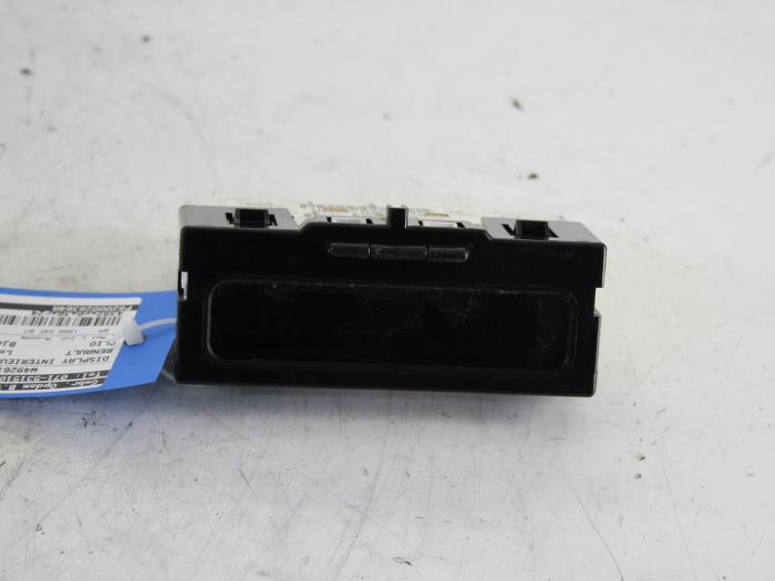 Gebruikte Display Interieur Renault Clio II (BB/CB) 1.2 16V Prijs € 34,00 Margeregeling aangeboden door Gebr Opdam B.V.