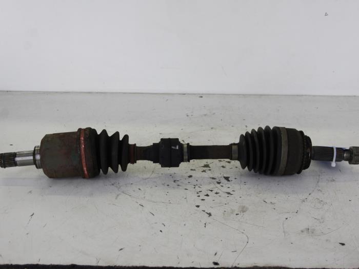Gebruikte Steekas links-voor Mitsubishi Lancer Wagon (CS/CT) 1.6 16V Prijs € 51,00 Margeregeling aangeboden door Gebr Opdam B.V.