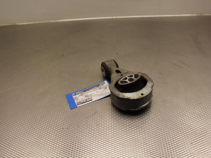 Gebruikte Versnellingsbak Steun Renault Megane III Grandtour (KZ) 1.4 16V TCe 130 Prijs op aanvraag aangeboden door Gebr Opdam B.V.