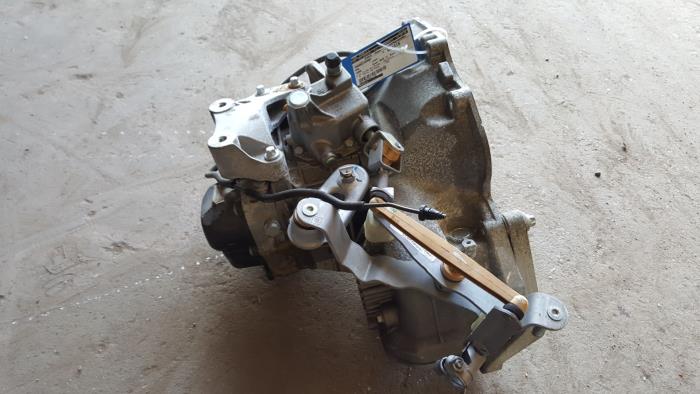 Gebruikte Versnellingsbak Opel Corsa E 1.4 16V Prijs € 340,00 Margeregeling aangeboden door Gebr Opdam B.V.
