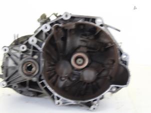 Gebruikte Versnellingsbak Opel Astra G (F69) 2.2 16V Prijs € 128,00 Margeregeling aangeboden door Gebr Opdam B.V.