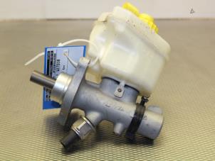 Gebruikte Hoofdremcilinder Porsche Cayenne (9PA) 4.5 S V8 32V Prijs op aanvraag aangeboden door Gebr Opdam B.V.