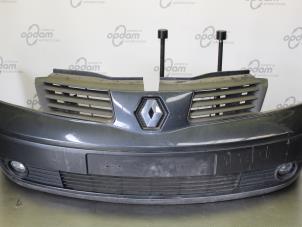 Gebruikte Bumper voor Renault Espace (JK) 2.2 dCi 16V Prijs € 75,00 Margeregeling aangeboden door Gebr Opdam B.V.