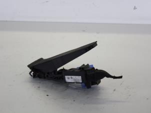 Gebruikte Gaspedaalpositie Sensor Volkswagen Golf V (1K1) 1.9 TDI Prijs € 21,00 Margeregeling aangeboden door Gebr Opdam B.V.